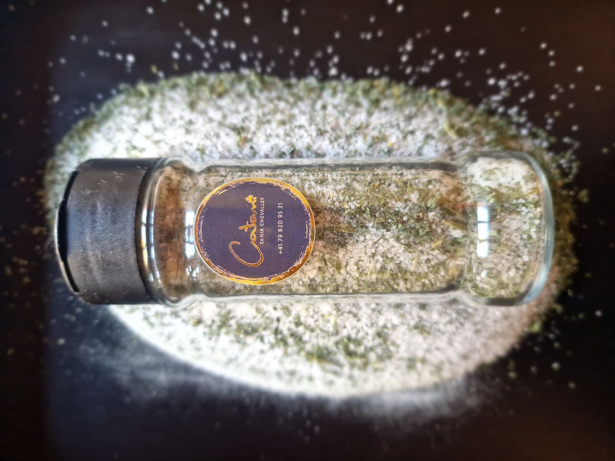Flacon de sel aromatisé aux herbes du jardin